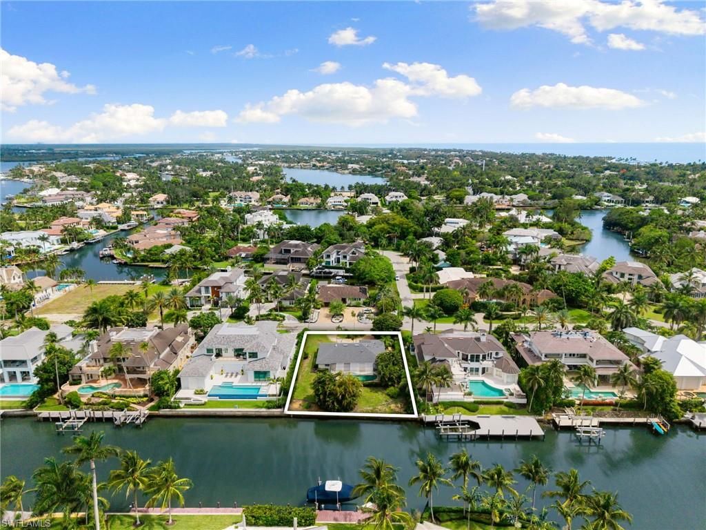 605 21st AVE S, NAPLES, FL 34102 — exterior
