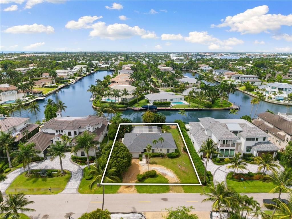 605 21st AVE S, NAPLES, FL 34102 — photo 2