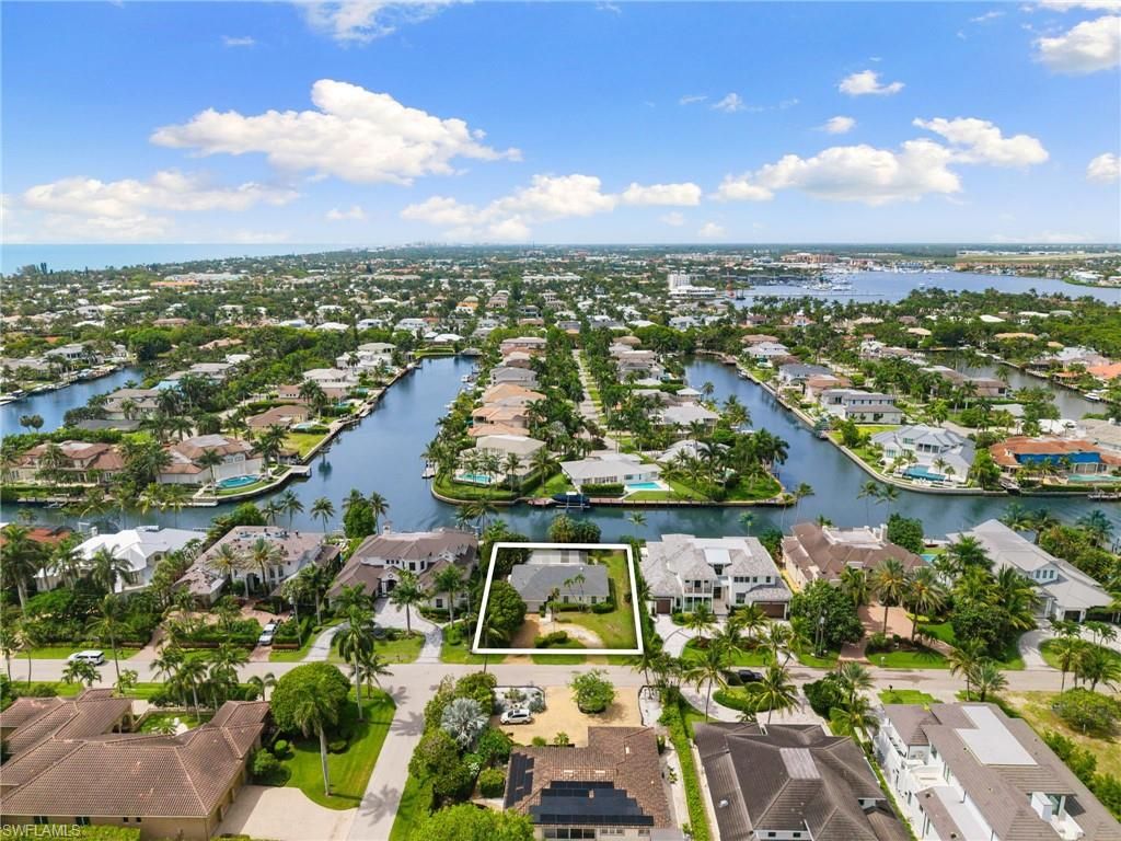 605 21st AVE S, NAPLES, FL 34102 — photo 4