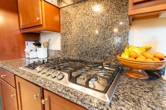 563 Mesa Drive S, Madera, CA 93636