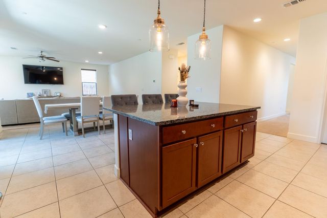 563 Mesa Drive S, Madera, CA 93636