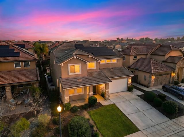 563 Mesa Drive S, Madera, CA 93636