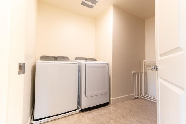 563 Mesa Drive S, Madera, CA 93636