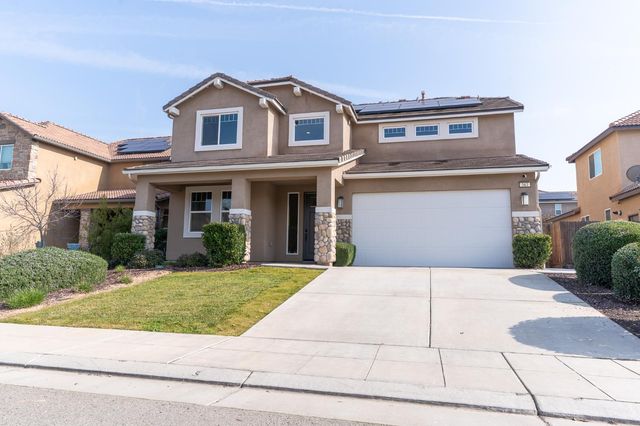 563 Mesa Drive S, Madera, CA 93636