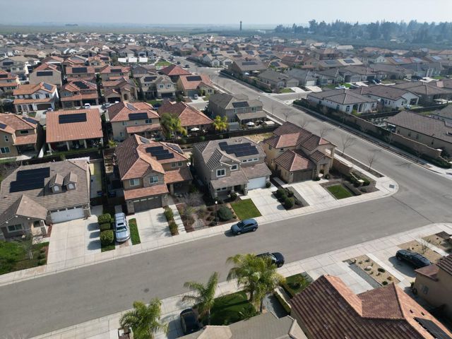 563 Mesa Drive S, Madera, CA 93636