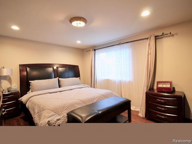 5363 English Drive, Troy, MI 48085