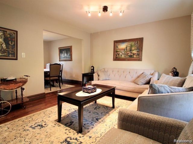 5363 English Drive, Troy, MI 48085