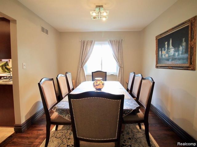 5363 English Drive, Troy, MI 48085