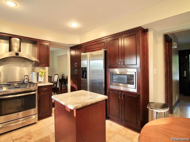 5363 English Drive, Troy, MI 48085