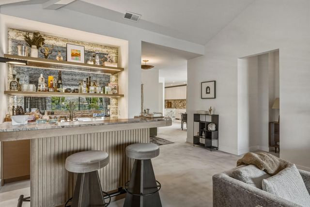149 Lakeshore Drive, Rancho Mirage, CA 92270