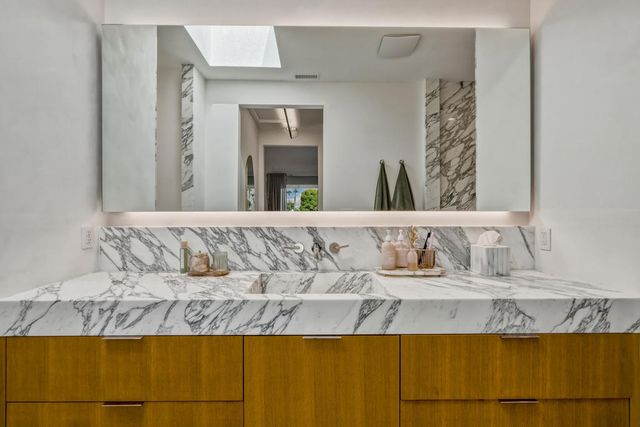 149 Lakeshore Drive, Rancho Mirage, CA 92270
