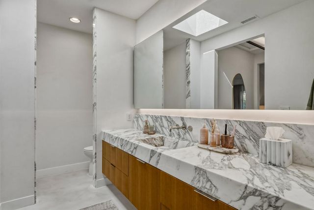 149 Lakeshore Drive, Rancho Mirage, CA 92270