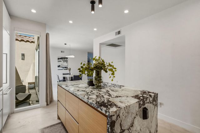 149 Lakeshore Drive, Rancho Mirage, CA 92270