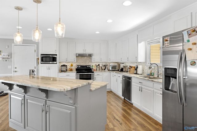 101 Ce Lee Circle, Huntsville, AL 35806