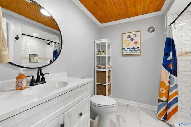 101 Ce Lee Circle, Huntsville, AL 35806