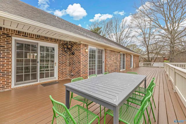 101 Ce Lee Circle, Huntsville, AL 35806