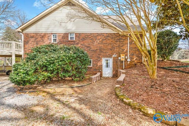 101 Ce Lee Circle, Huntsville, AL 35806