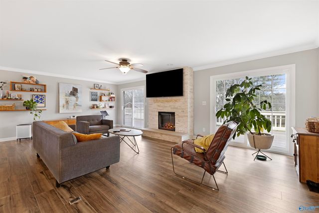 101 Ce Lee Circle, Huntsville, AL 35806