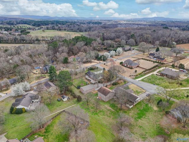 101 Ce Lee Circle, Huntsville, AL 35806