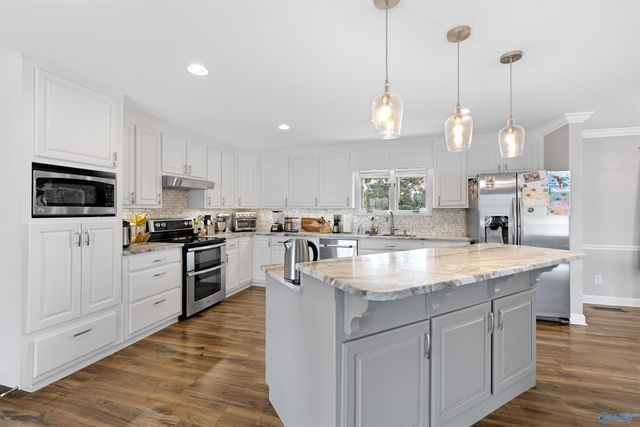 101 Ce Lee Circle, Huntsville, AL 35806