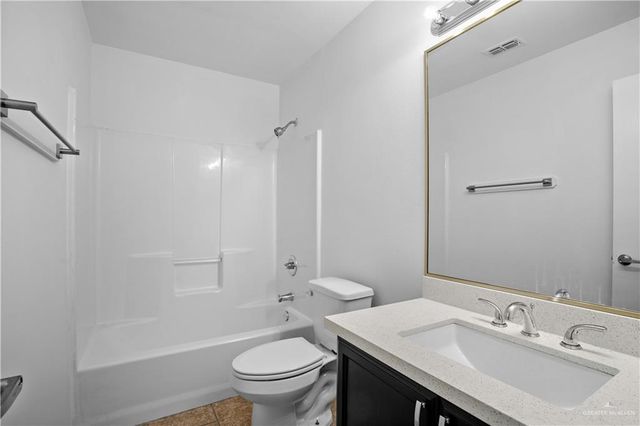 7108 N 44th Lane, Mcallen, TX 78504