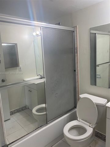 15695 SW 82nd Cir Ln 1-5, Miami, FL 33193