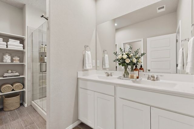 909 Tazanita Loop SE, Rio Rancho, NM 87124