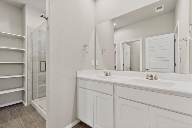 909 Tazanita Loop SE, Rio Rancho, NM 87124