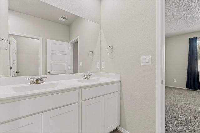 909 Tazanita Loop SE, Rio Rancho, NM 87124
