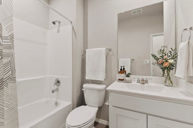 909 Tazanita Loop SE, Rio Rancho, NM 87124