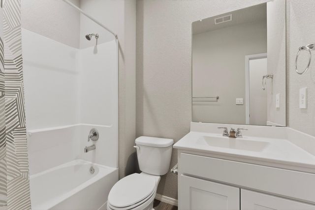 909 Tazanita Loop SE, Rio Rancho, NM 87124