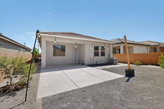 909 Tazanita Loop SE, Rio Rancho, NM 87124