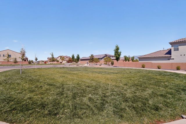 909 Tazanita Loop SE, Rio Rancho, NM 87124