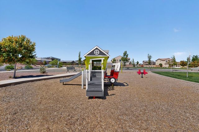 909 Tazanita Loop SE, Rio Rancho, NM 87124