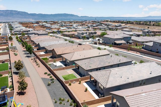 909 Tazanita Loop SE, Rio Rancho, NM 87124