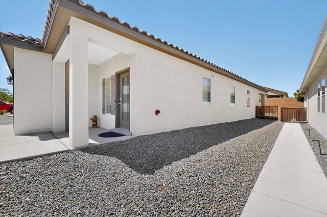 909 Tazanita Loop SE, Rio Rancho, NM 87124