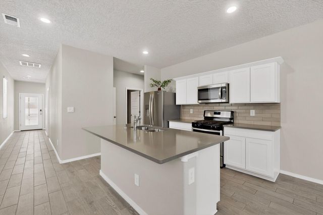 909 Tazanita Loop SE, Rio Rancho, NM 87124