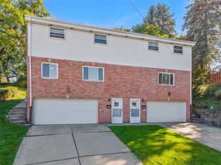 1313 Arnold St, Elliott, PA 15220