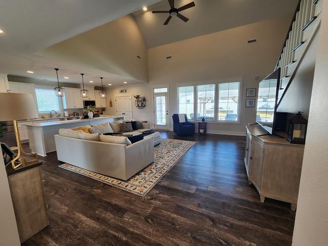 301 Oconee Dr, Midland City, AL 36350