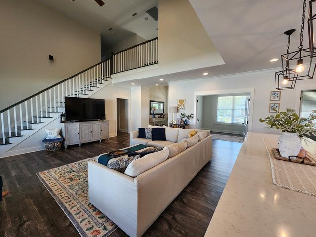 301 Oconee Dr, Midland City, AL 36350