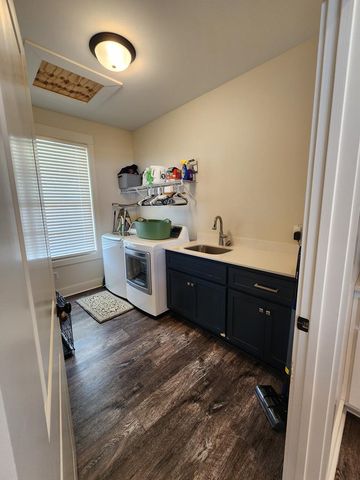 301 Oconee Dr, Midland City, AL 36350