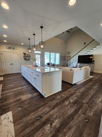 301 Oconee Dr, Midland City, AL 36350