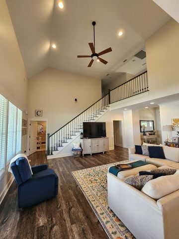 301 Oconee Dr, Midland City, AL 36350