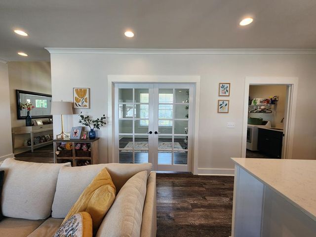 301 Oconee Dr, Midland City, AL 36350