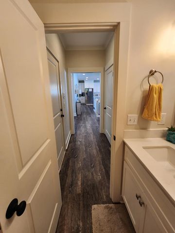 301 Oconee Dr, Midland City, AL 36350
