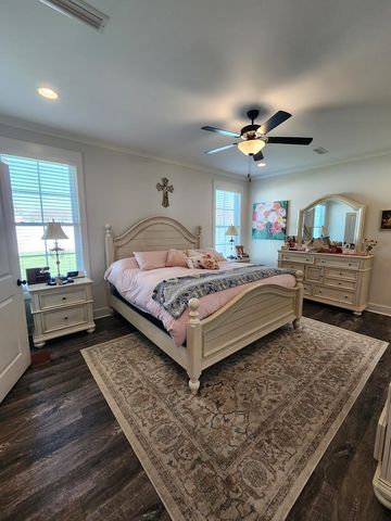 301 Oconee Dr, Midland City, AL 36350
