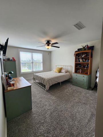 301 Oconee Dr, Midland City, AL 36350