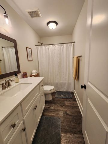 301 Oconee Dr, Midland City, AL 36350