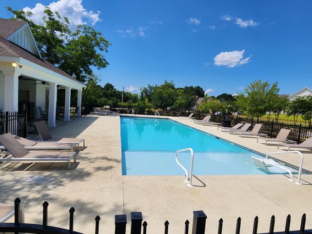 301 Oconee Dr, Midland City, AL 36350