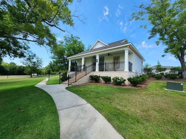 301 Oconee Dr, Midland City, AL 36350